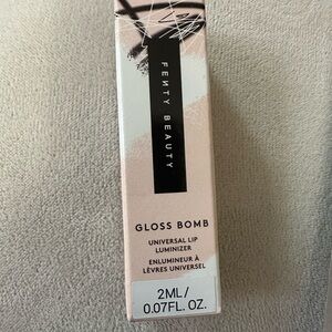 Fenty Beauty Gloss Bomb Universal Lip Luminizer , New, Fussy
